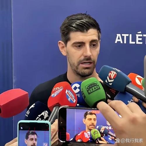 库尔图瓦谈阿拉巴送点:那是支撑手 我认为他没看到球 库尔图瓦谈阿拉巴送点:那是支撑手 我认为他没看到球